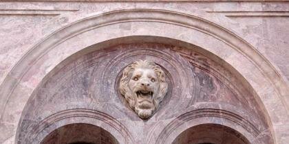 мраморный фасад